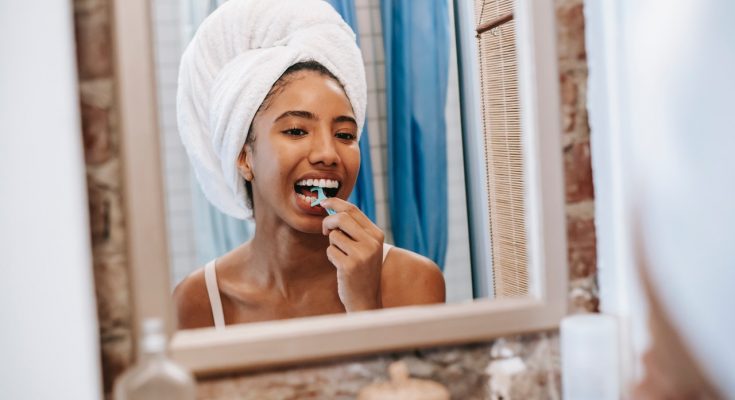 Professional Teeth Whitening Options to Use From Home