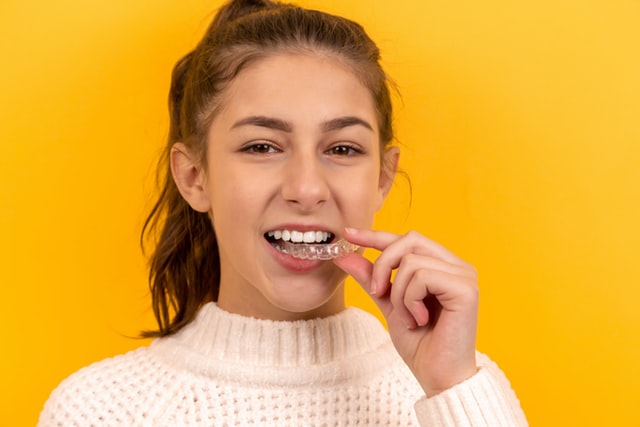 What Color Braces Will Make Your Teeth Look White?